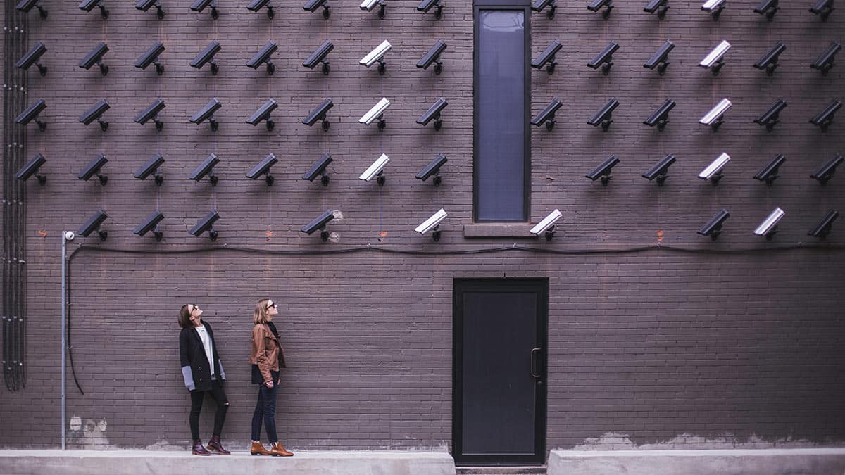 Chi guarda i cinesi? Il Partito