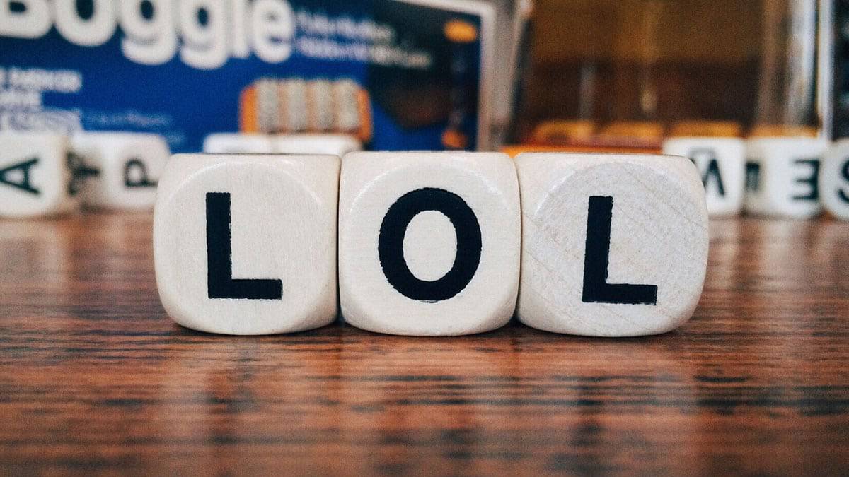 Cosa se ne fa Facebook di Giphy?